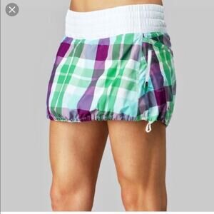 Lululemon Tracker Foxy Skirt green purple plaid size 6